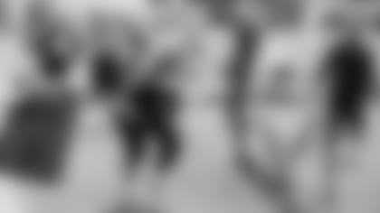 Mailbag-Top-10-Defense--Edge-Rusher-Option-hero