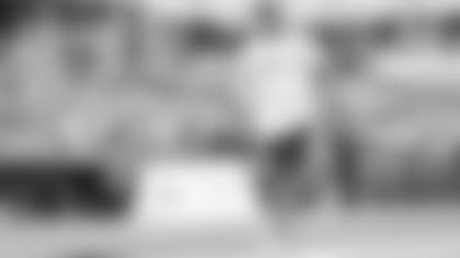 Parsons-Turns-Into-“Bat-Man”-At-Home-Run-Derby-hero