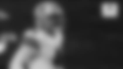 CowBuzz-Dak-Tells-Zeke,-‘Hold-My-Crutches’-hero