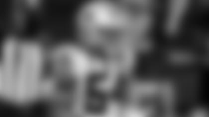 Questionable-Calls-Plague-Jaylon-Smith-In-4th-hero