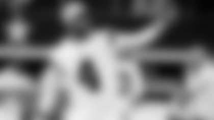 Jerry-On-Dak’s-Shoulder-Recovery--‘He’s-There’-hero