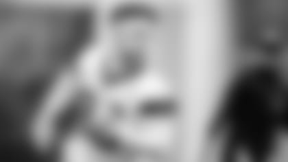 Spagnola--Two-Tights-An-Offensive-Obsession-hero