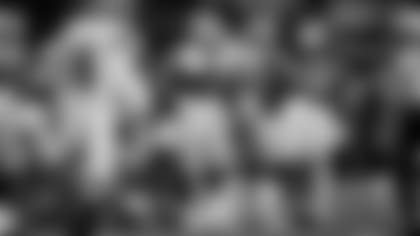 5-Bucks-Finger-pointing,-Missing-Dak-&-Zeke’s-Funk-hero