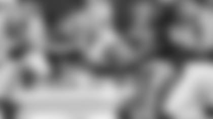 Passing-Game-Still-Clunky-In-Another-Road-Loss-hero