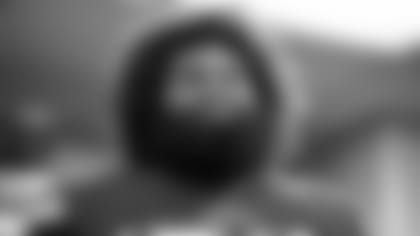 Veteran-OL-Joe-Looney-To-Return-On-1-Year-Deal-hero