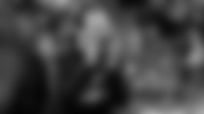 Spagnola-This-Cats-Coming-Out-Of-The-Bag-hero