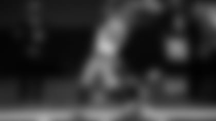 Michael-Gallup-Showing-Off-The-Clutch-Trait-hero