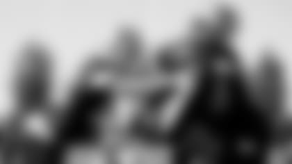 No-Issues-For-Sean-Lee-After-LBs-Return-hero