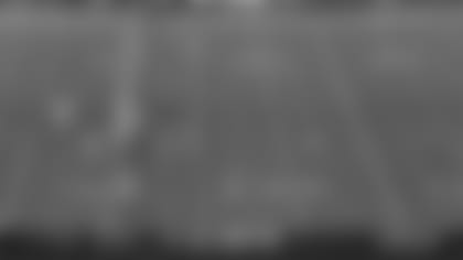 Micah Parsons wreaks havoc to help force Daniel Jones' third-down incompletion