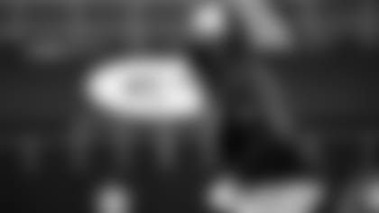 Zeke-“On-Track”-To-Play-Sunday-With-Calf-Injury-hero