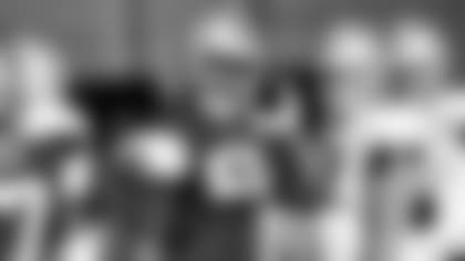 Aldon-Smith-Looks-The-Part-In-Return-To-The-NFL-hero