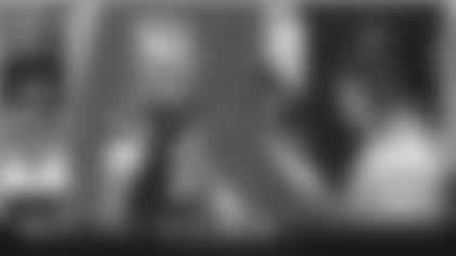 Peyton Manning describes communication between Cooper Rush and Kellen Moore before the snap