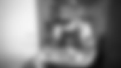 Zeke-Elliott-Cowboys-Feed-Friends-In-DFW-hero