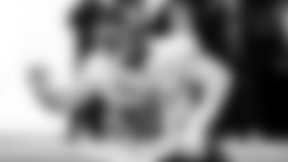 Neville-Gallimore-Brings-Youth-To-DT-Position-hero