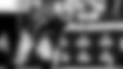 If-Micah-Moves,-Who-Replaces-His-LB-Presence-hero