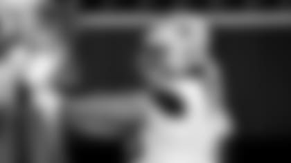 Looney-Content-Behind-Best-Center-in-the-NFL-hero