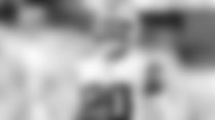 Mailbag--Signing-Their-Own-the-Right-Strategy-hero