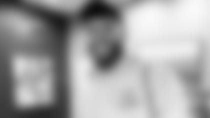 Notes--Anthony-Barr-Signs;-WR-Houston-Impresses-hero