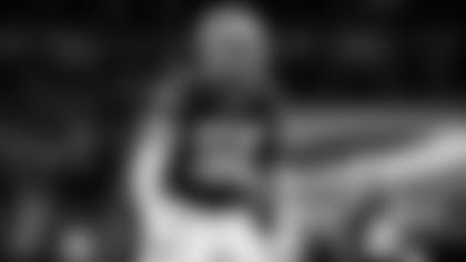 Reports-Sean-Lee-To-Play-In-2020-hero