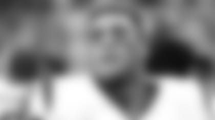 Cowboys-Agree-To-1-Year-Deal-With-DL-Covington-hero