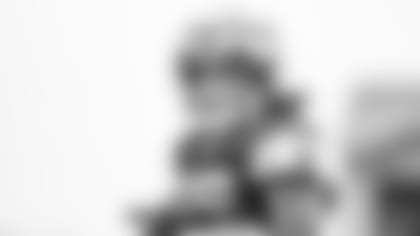 Spagnola--Just-Like-Old-Times-For-Vander-Esch-hero