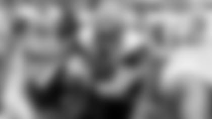 Zeke-Tavon-and-Jaylon-Catching-Jerry-Jones-Eye-hero