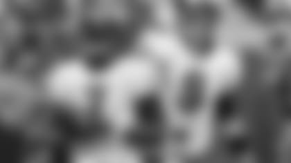 240_vick_foles_033113.jpg