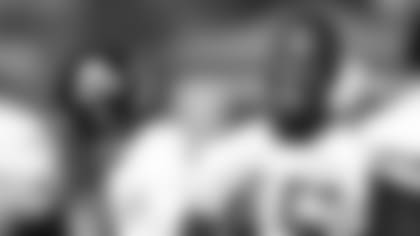 LB Deion Jones  
Atlanta Falcons/ Carmen Mandato