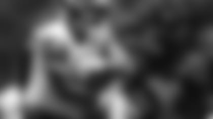 Atlanta Falcons running back Mike Davis #28 in action during organized team activities in Phase III of the Atlanta Falcons offseason program on May 25, 2021.