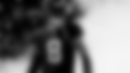 Atlanta Falcons tight end Kyle Pitts #8 runs out before the game against the New England Patriots at Mercedes-Benz Stadium in Atlanta, Georgia on Thursday, November 18, 2021. (Photo by Adam Hagy/Atlanta Falcons)