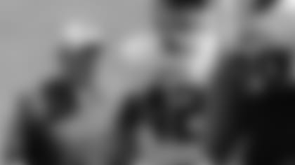 Atlanta Falcons defensive coordinator Dean Pees coaches the defense during AT&T Atlanta Falcons Training Camp at Atlanta Falcons Headquarters in Flowery Branch, Georgia, on Thursday August 26, 2021. (Photo by Dakota Williams/Atlanta Falcons)