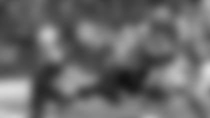 Mike Davis caps Falcons' impressive drive with TD