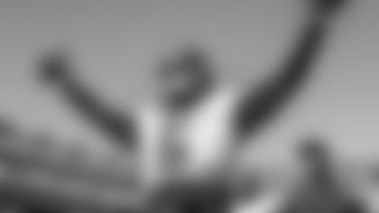 Atlanta Falcons defensive end Dante Fowler Jr. #6 pre game against the New York Giants at MetLife Stadium in East Rutherford, New Jersey on Sunday, September 26th, 2021. (Photo by Gabriella Ricciardi/Atlanta Falcons)