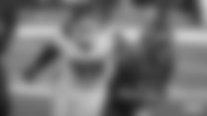 LEONARD-WILLIAMS-TOM-BRADY