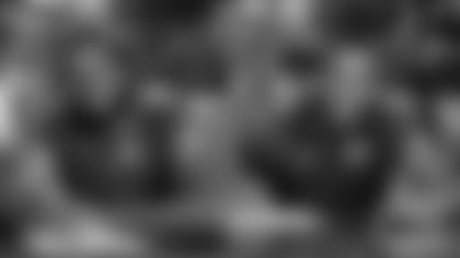 KAYVON-THIBODEAUX-EVAN-NEAL-SIGN-BOBS