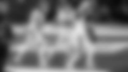 Wayne Gallman (22), Shane Lemieux (66), Nick Gates (65)