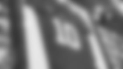 Eli_Retirement_Jersey_1280x675