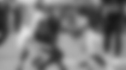 Philadelphia Eagles tight end Zach Ertz gets tackled by New York Giants defensive back Michael Thomas and outside linebacker Alec Ogletree after the catch during the second half of the NFL football game, Sunday, Nov. 25, 2018, in Philadelphia. The Eagles won 25-22. (AP Photo/Chris Szagola)