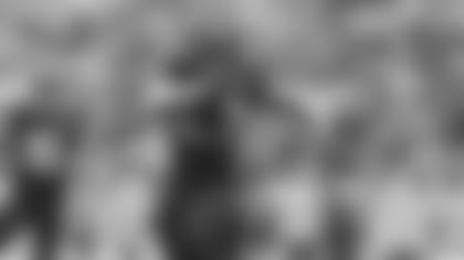 Jacksonville Jaguars running back Leonard Fournette (27) runs upfield during the first half of an NFL football against the Los Angeles Chargerson Sunday, Dec. 8, 2019, in Jacksonville, Fla. The Chargers won 45-10.(Perry Knotts via AP)