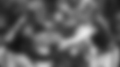 Washington Redskins running back Adrian Peterson (26) takes the hand off from quarterback Mark Sanchez (6) during the first half of an NFL football game New York Giants, Sunday, Dec. 9, 2018, in Landover, Md. (AP Photo/Patrick Semansky)