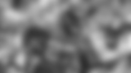 Jacksonville Jaguars running back Leonard Fournette (27) runs the ball during the second half of an NFL football game against the Pittsburgh Steelers, Sunday, Nov. 18, 2018, in Jacksonville, Fla. (AP Photo/Gary McCullough)