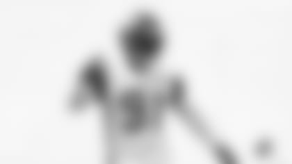 Jacksonville Jaguars defensive end Yannick Ngakoue (91) practices during organized team activities, Thursday, May. 24, 2018 in Jacksonville, Fla. (Logan Bowles / AP)