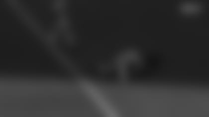 Can't-Miss Play: Trevor Lawrence dials codes for Zay Jones on 59-yard TD