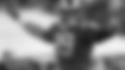 Los Angeles Rams defensive end Aaron Donald celebrates after a fumble by the against the Seattle Seahawks during the second half in an NFL football game Sunday, Nov. 11, 2018, in Los Angeles. (AP Photo/Alex Gallardo)