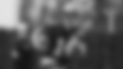 SZP25030-darnold-thumb