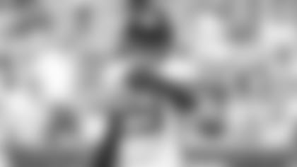 E_SNY_6696-joyner-thumb