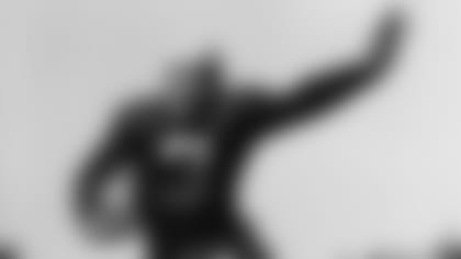 181231-Tony-Canadeo-action