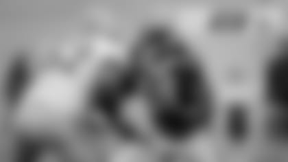 Linebackers Greg Roberts and Rashan Gary