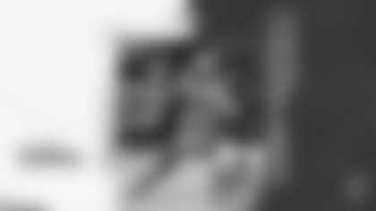 LB De'Vondre Campbell