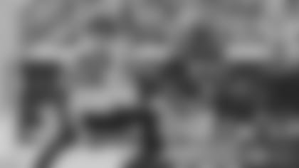RB Aaron Jones
